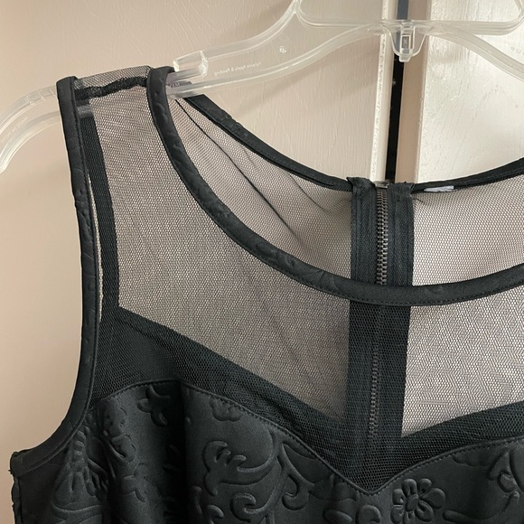 Target Sleeveless black floral embossed dress mesh bodice size medium fit flare - Picture 3 of 16